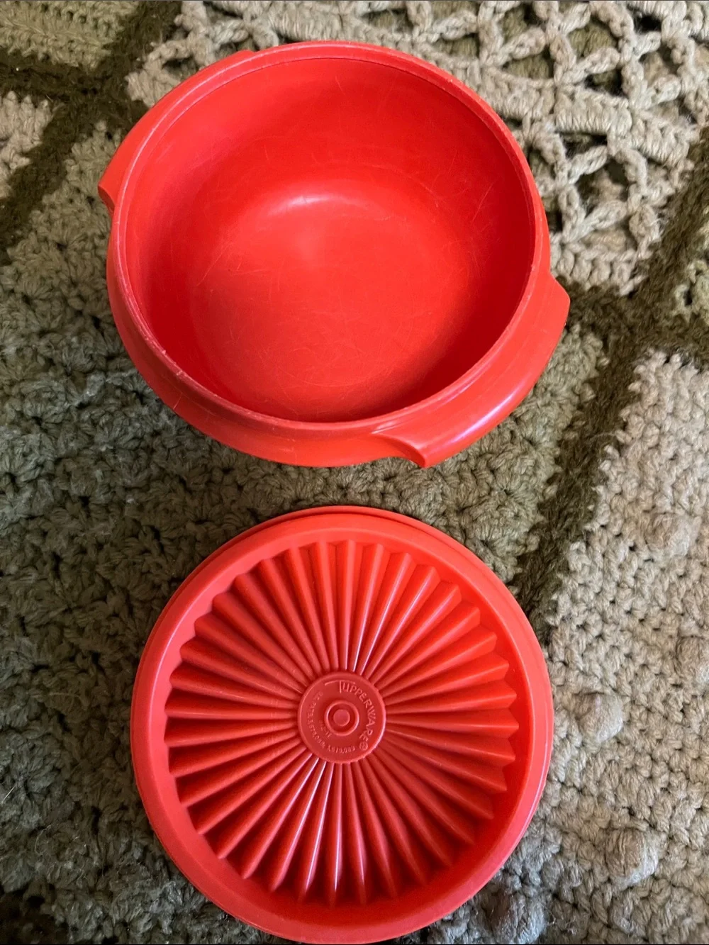 Tupperware Round Lidded Containers in Red, Yellow, Brown, and Olive